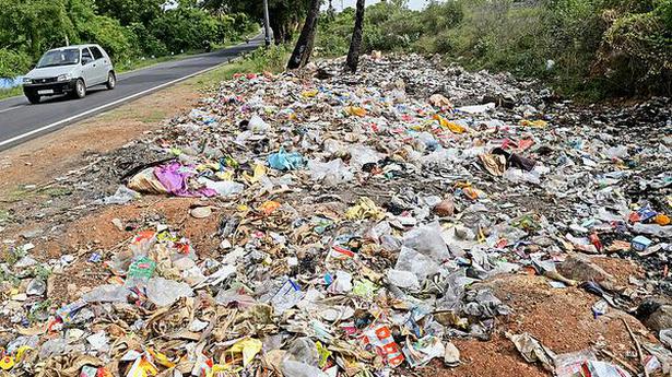 Dumping of solid waste along roadside continues
