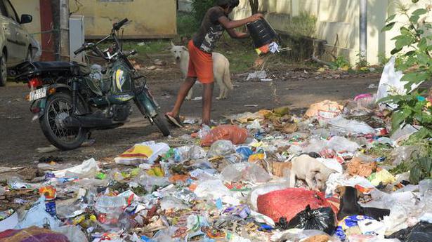 Piled-up garbage at Sampath Nagar in Erode a concern for residents