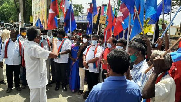 Demonstration held condemning Avinashi tahsildar over beef row
