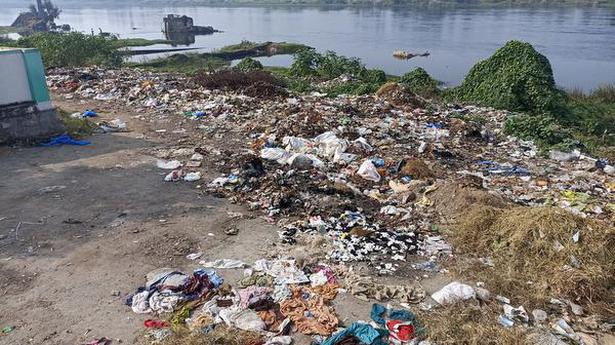 Dumping of garbage along Cauvery river bank in Namakkal continues