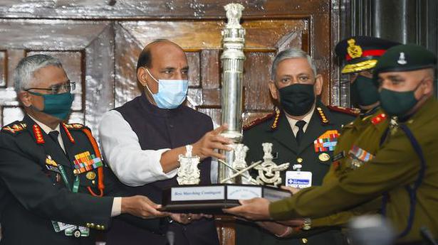 Republic Day parade | Rajnath gives best marching contingent trophies to Jat Regimental Centre, Delhi police