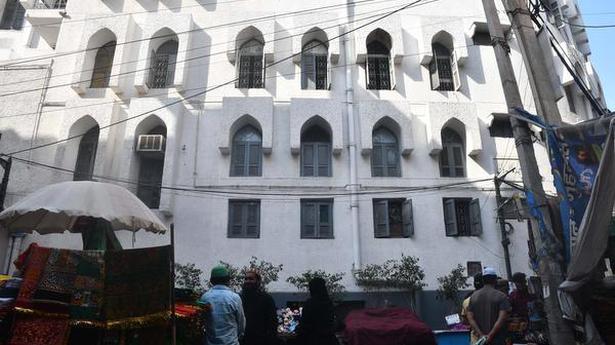 HC allows 50 people to offer namaz 5 times a day at Nizamuddin Markaz during Ramzan
