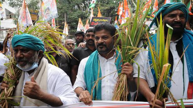 Police prevent TPCC chief from proceeding to stage protest on paddy farming