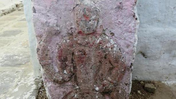 Rare sculpture of Kalyani Chalukya prince discovered in Warangal Rural