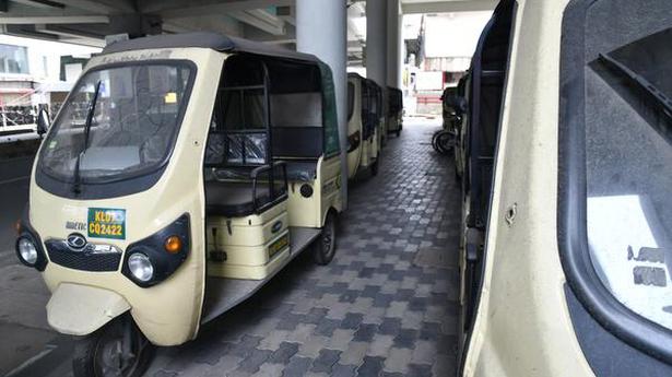 Uncertainty marks launch of second lot of e-autos