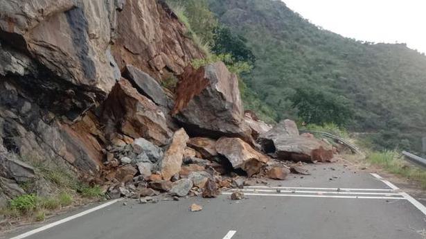 Vehicle movement to Kerala from Bodi hit