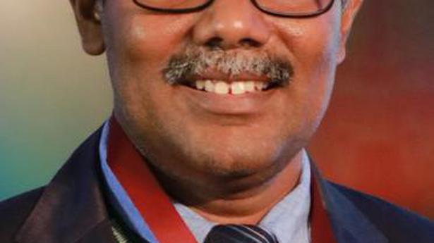 Tirunelveli corneal surgeon wins first prize in international conference