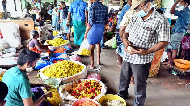 Prices of flowers drop sharply in Dindigul wholesale market