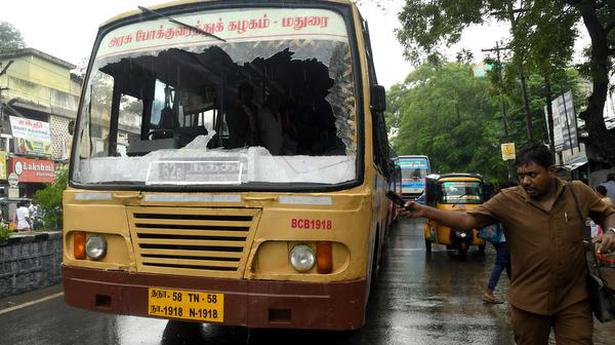 23 held for damaging windshield of city bus