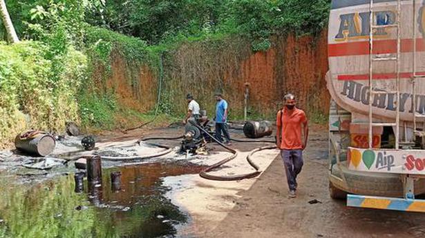 Six arrested for siphoning off furnace oil from tankers on Mangaluru-Bengaluru highway