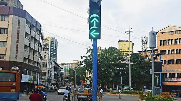Restored Hampanakatte traffic signal goes live