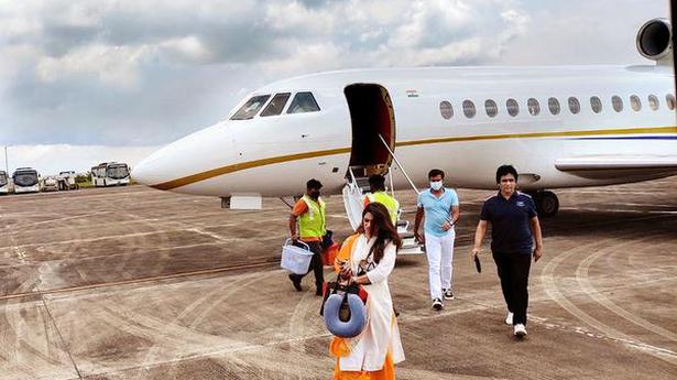 Private jet brings tourists