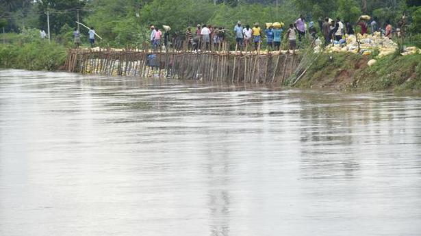 Flood alerted sounded for people along banks of rivers Ariyar and Koraiyar