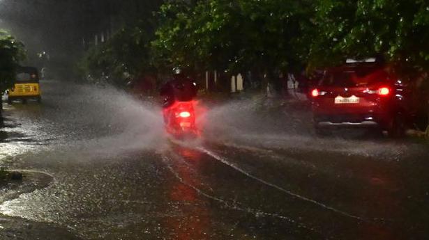 Heavy and widespread rain in central region