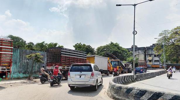Link Road plagued by unauthorised parking