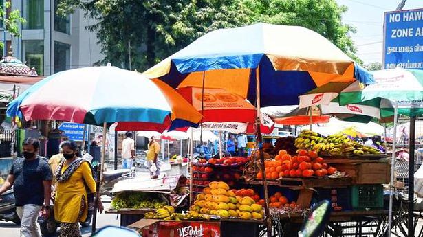 Eateries, hawkers remain an eyesore in Pondy Bazaar