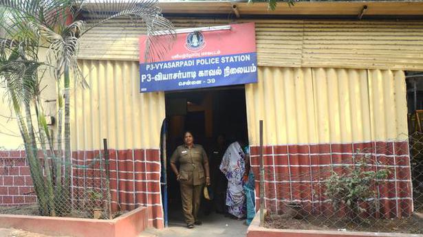 Three suspects escape from Vyasarpadi police station