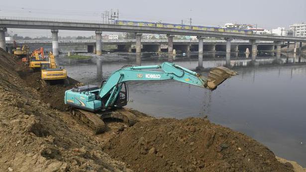 Water Resources Department begins desilting portions of Adyar river - The Hindu