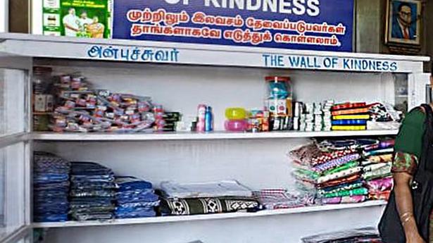 Seniors from Nanganallur raise a Wall of Kindness