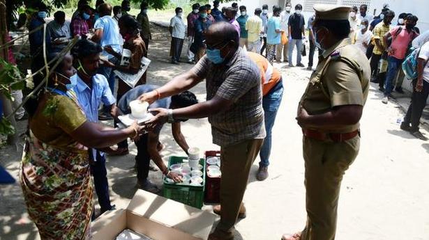 Volunteers pitch in with food for those waiting for Remdesivir in Chennai