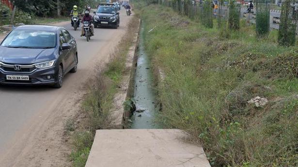 Mogappair, Nolambur residents want open drains to be covered, to prevent accidents