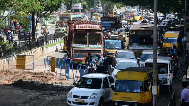 Traffic congestion in Thirumangalam, Anna Nagar on Wednesday due to dug-up road