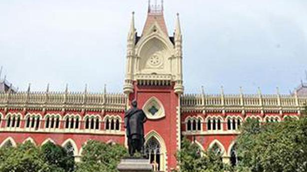 HC sets aside CAT order transferring Alapan’s plea to Delhi