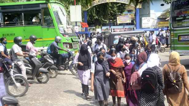 No steps yet to streamline students’ movement on Kozhikode city roads