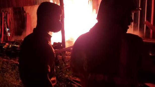 Major fire accident averted at Vattoliparamba in Kozhikode