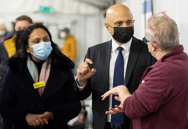 Mandatory face masks in force as Omicron cases rise to 14 in U.K. - The  Hindu