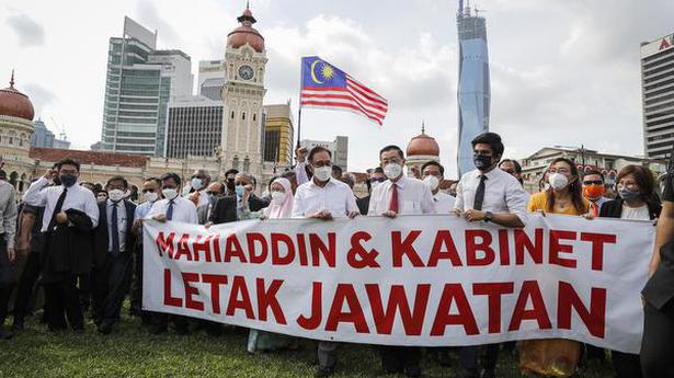 Malaysia MPs protest Parliament closure