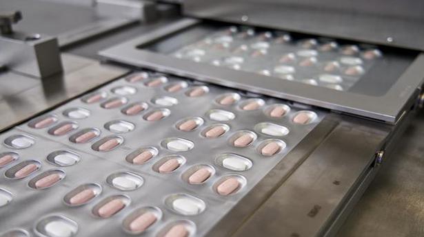 Pfizer mengonfirmasi hasil pil COVID, potensi versus omicron