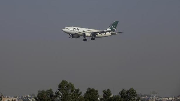 Pakistan bans domestic air travel for unvaccinated people