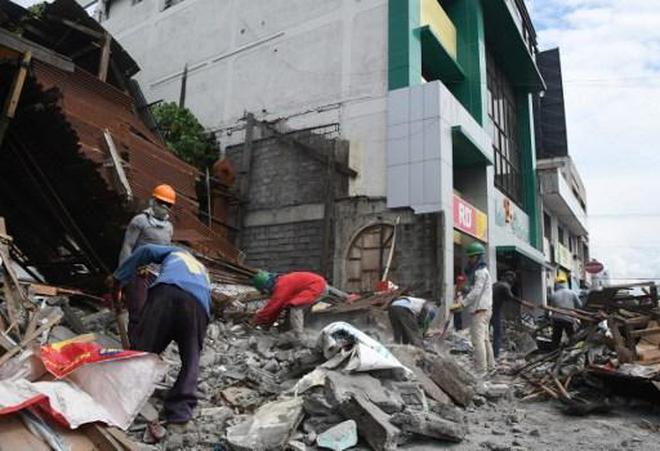 Image result for 7.1-magnitude quake jolts Philippines