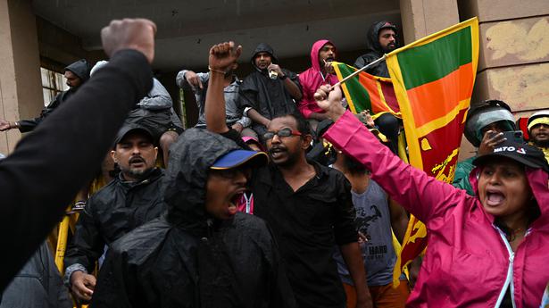 Sri Lankan President Gotabaya Rajapaksa invites independent MPs to discuss economic crisis