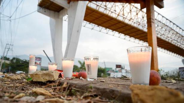 Sebagian besar dari 54 orang tewas dalam kecelakaan truk Meksiko berasal dari Guatemala, kata Meksiko
