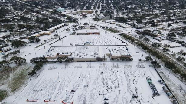 2 dead in Texas as subfreezing cold sweeps U.S.