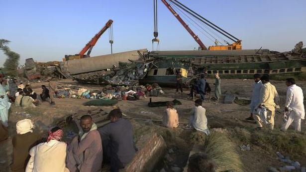 Death toll rises to 63 in Pakistan train collision
