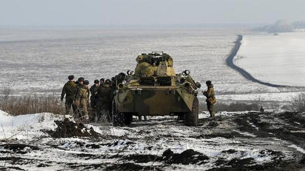 Officials: Russia at 70 % of Ukraine military buildup