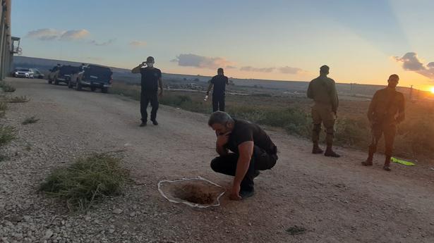 Israeli police launch manhunt after prison break