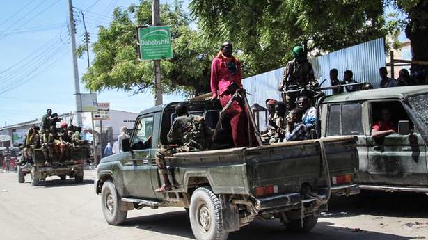 Somali opposition fighters cordon off parts of capital