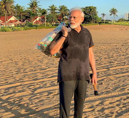 Narendra Modi cleans Mamallapuram beach ahead of talks with Xi Jinping -  The Hindu