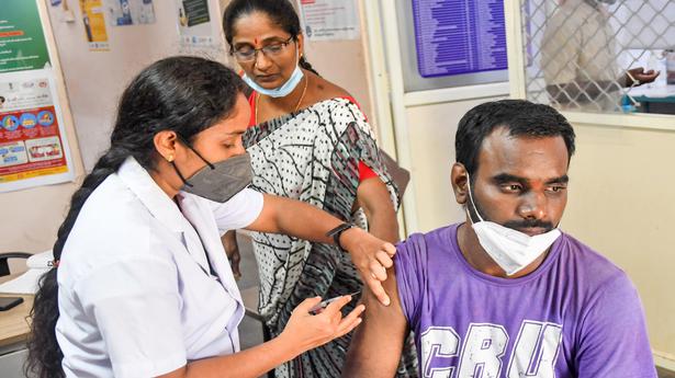 Les vaccins COVID-19 ont évité plus de 42 lakh décès en Inde en 2021: étude