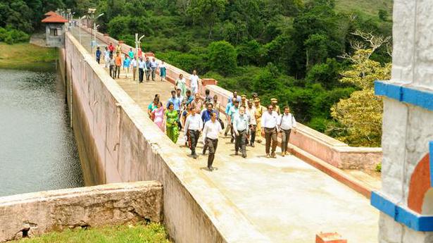 Mullaperiyar: build new dam to end threat to lives, Kerala tells SC