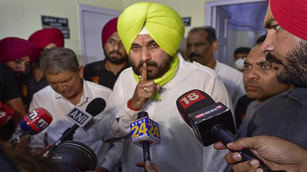 National News: All issues have been sorted, says Sidhu; to continue as Punjab Congress chief