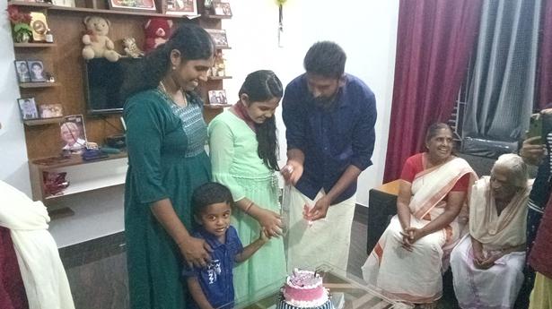 A family of four that shares same birthday