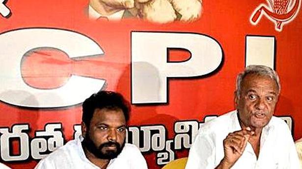 Jagan, Naidu toeing Centre’s line fearingpending cases, says CPI leader