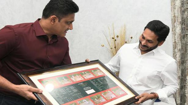 Anil Kumble discusses sports infra with Jagan