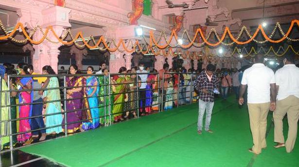 Thousands have darshan at Arasavalli temple