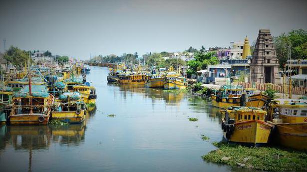 Conflict on right over landing at Kakinada harbour deepens